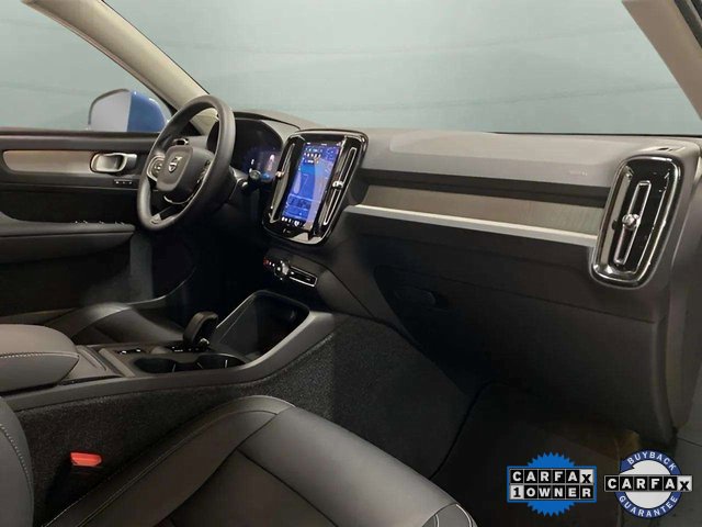 Used 2025 Volvo XC40 B5 Core image 23