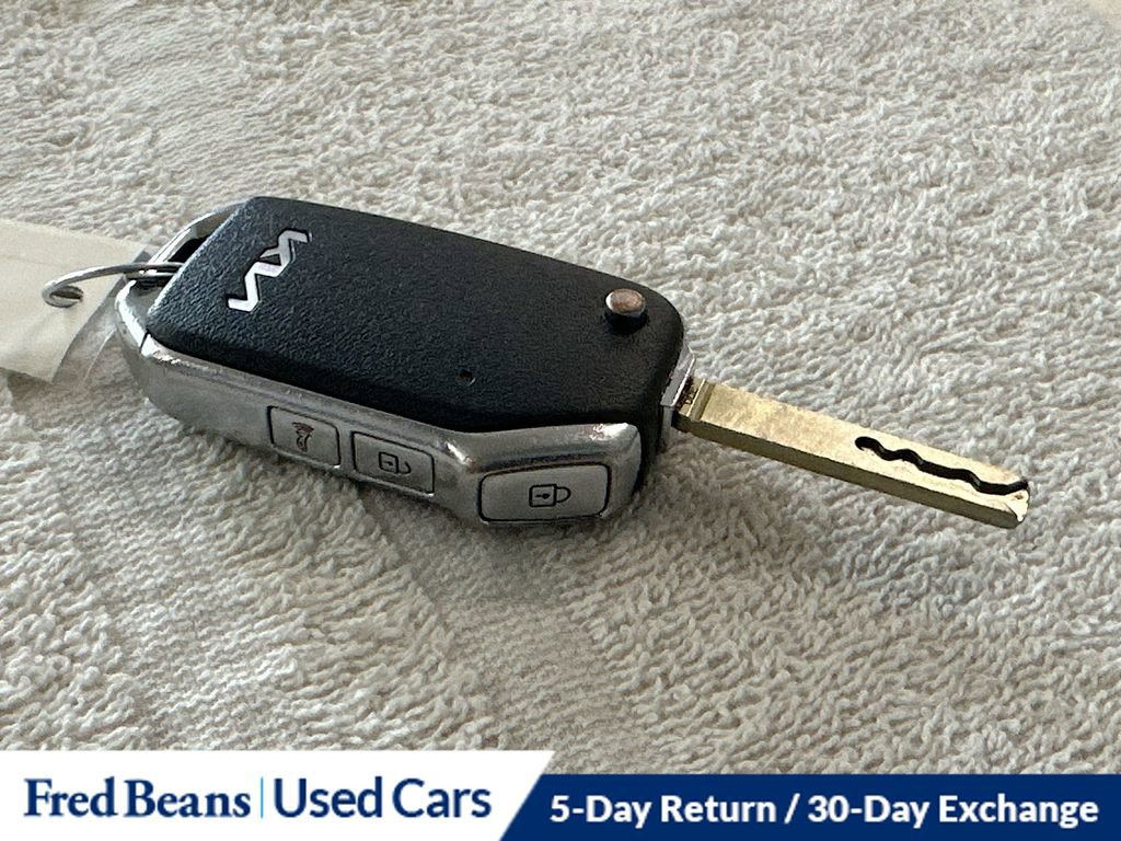 Used 2022 Kia Sorento LX image 27