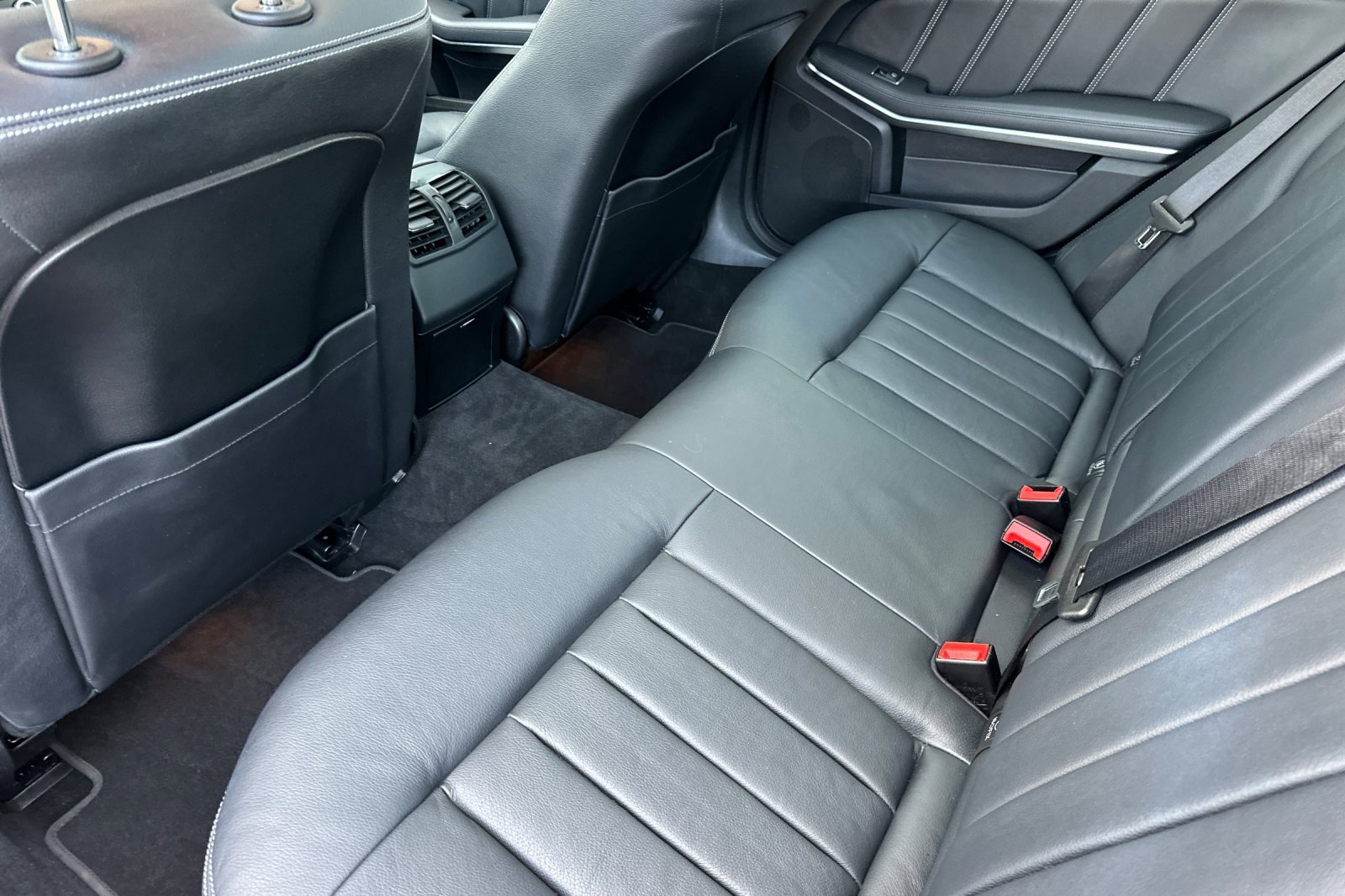 Used 2016 Mercedes-Benz E 350 4MATIC Sedan image 12