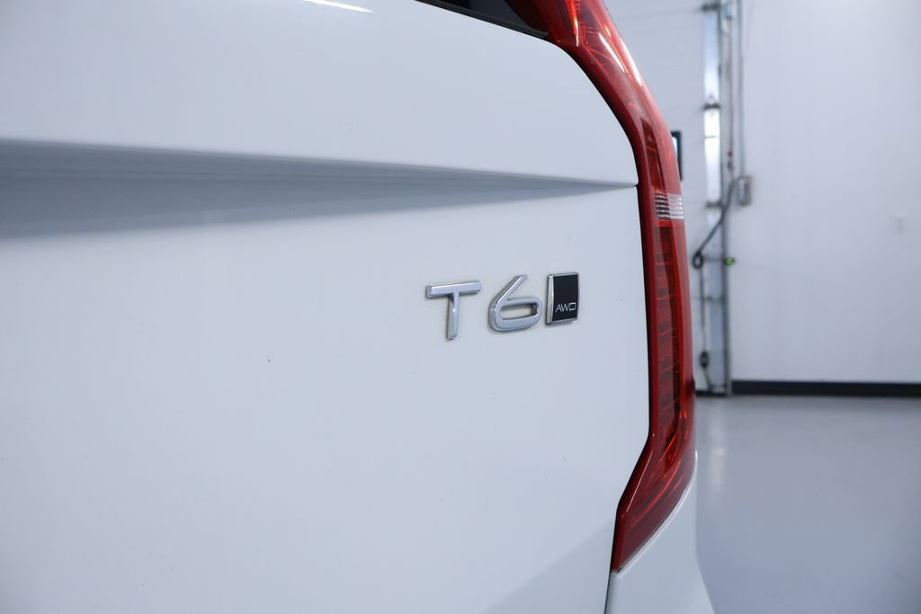 Used 2020 Volvo XC90 T6 Momentum image 11