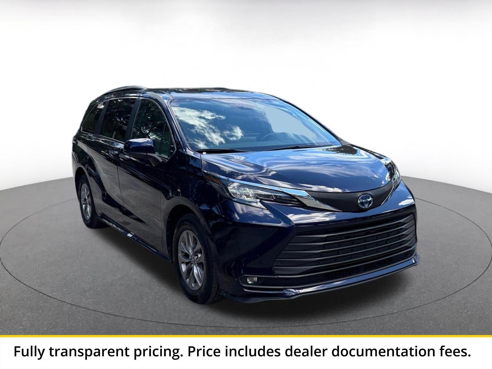 Used 2025 Toyota Sienna XLE