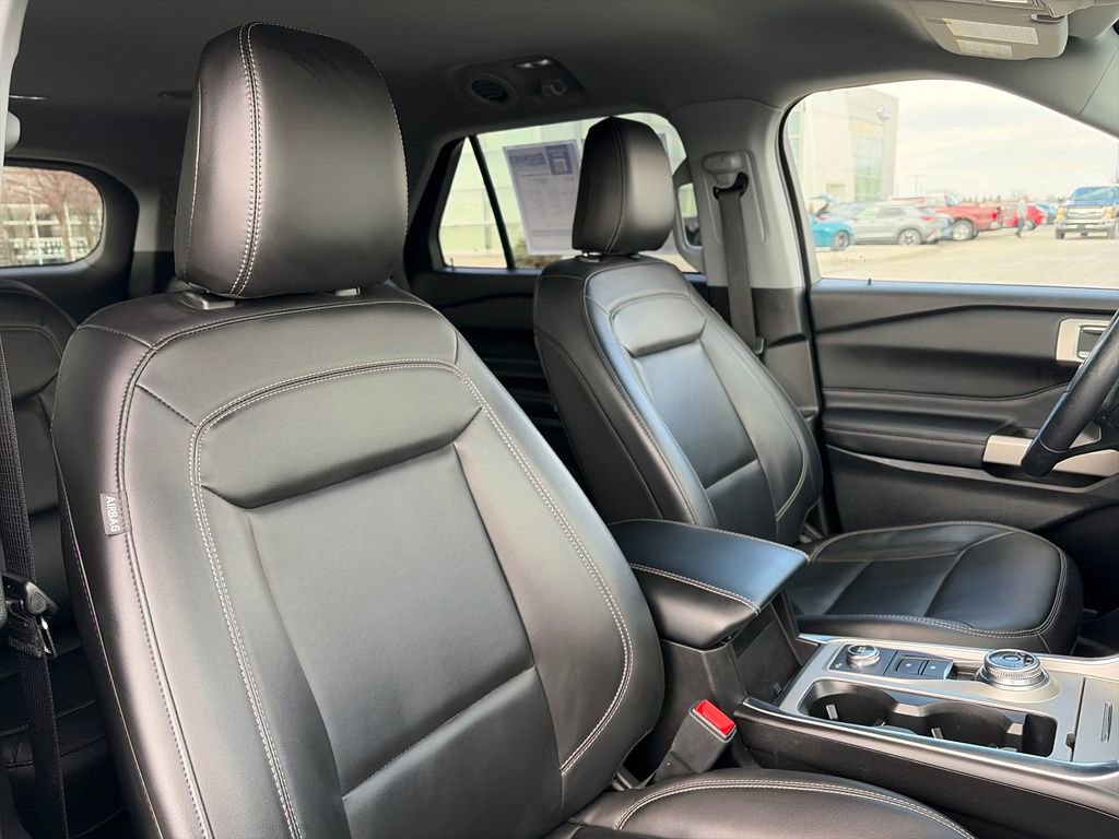 Used 2023 Ford Explorer XLT w/ Equipment Group 202A image 12