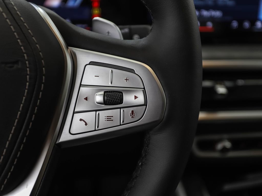 Used 2026 BMW X7 xDrive40i image 13