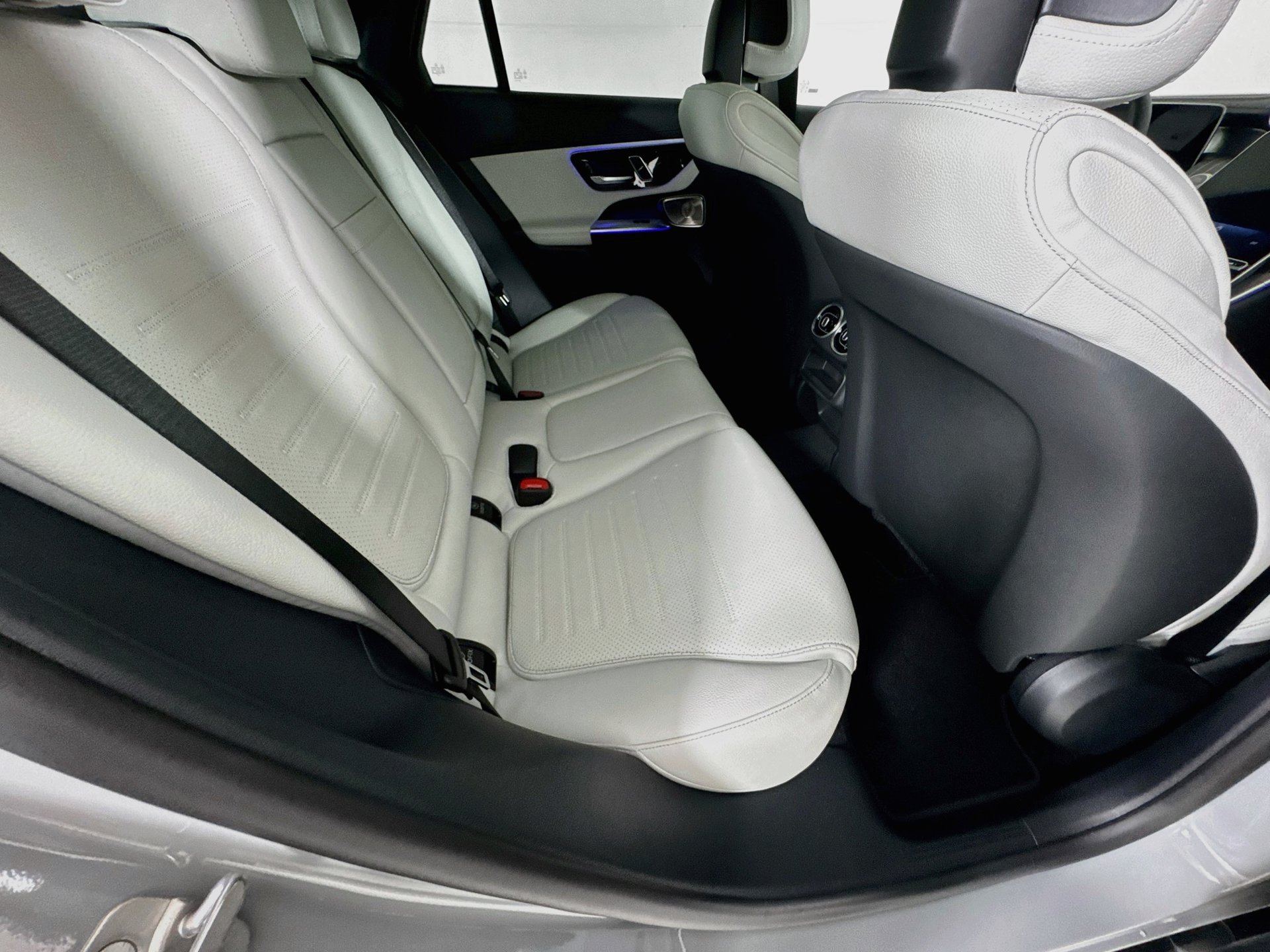 New 2027 Mercedes-Benz GLC 300 4MATIC image 30