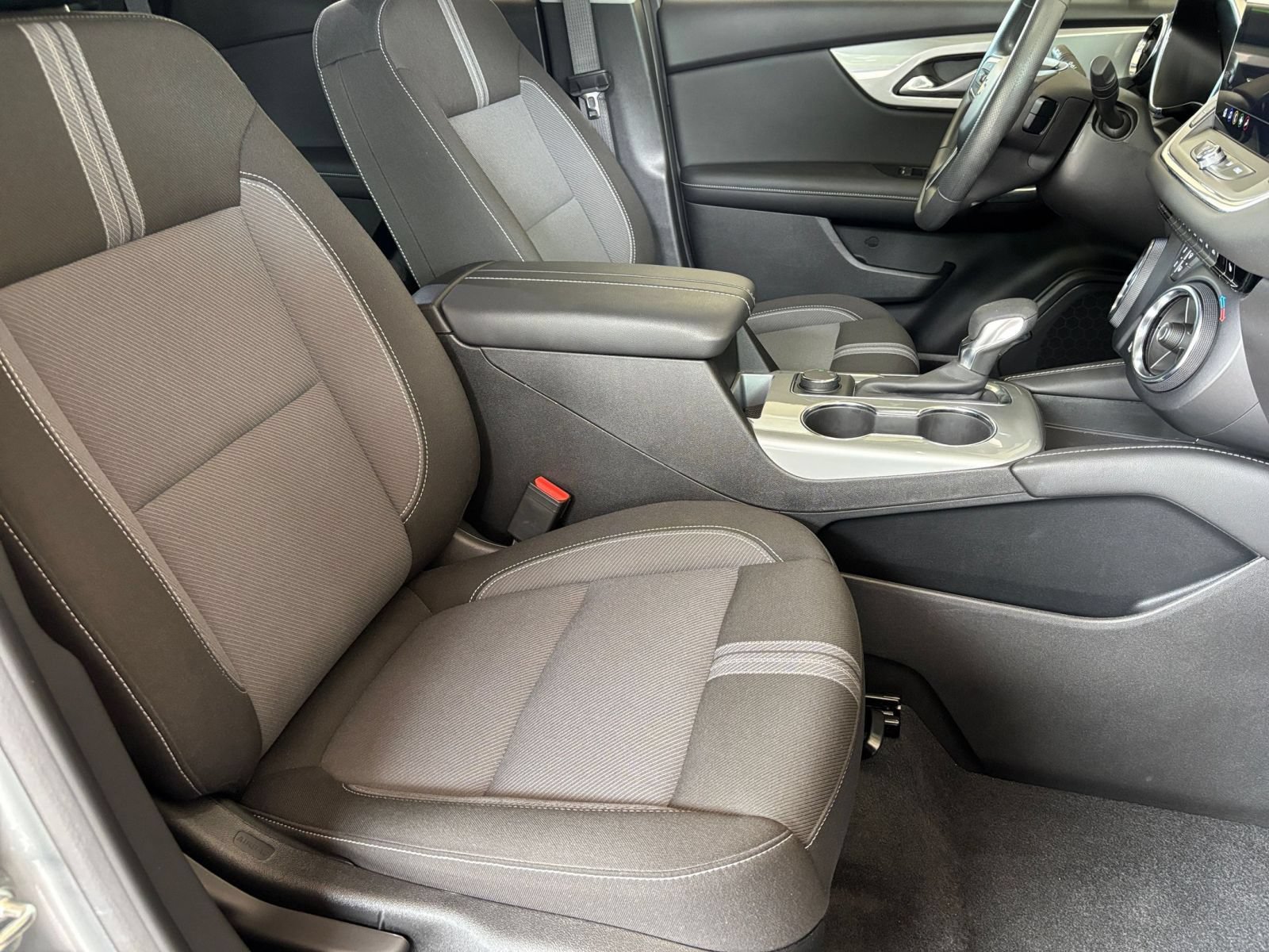 Used 2026 Chevrolet Blazer LT FWD image 37