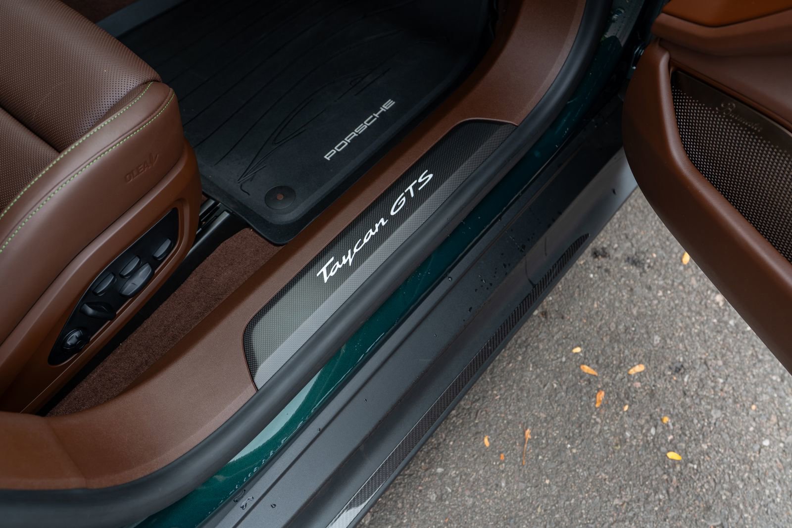 Used 2024 Porsche Taycan GTS image 44