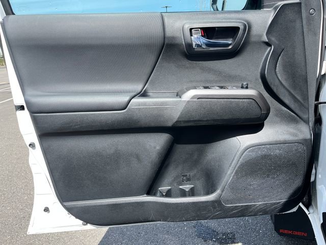 Used 2022 Toyota Tacoma TRD Off-Road w/ Technology Package image 19