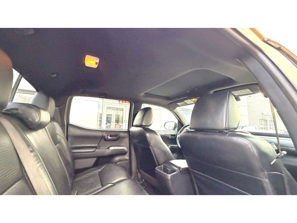 Used 2018 Toyota Tacoma Limited image 14
