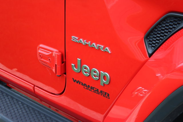 Used 2022 Jeep Wrangler Unlimited Sahara AWD/4WD image 2
