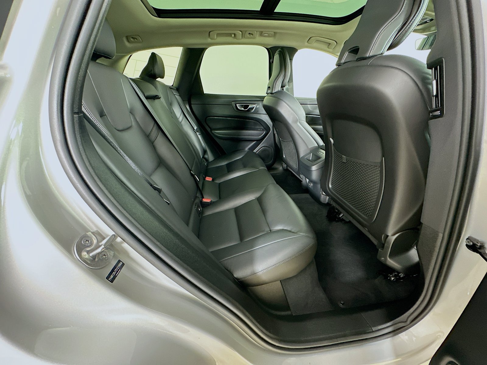 Certified 2025 Volvo XC60 B5 Core AWD/4WD image 42