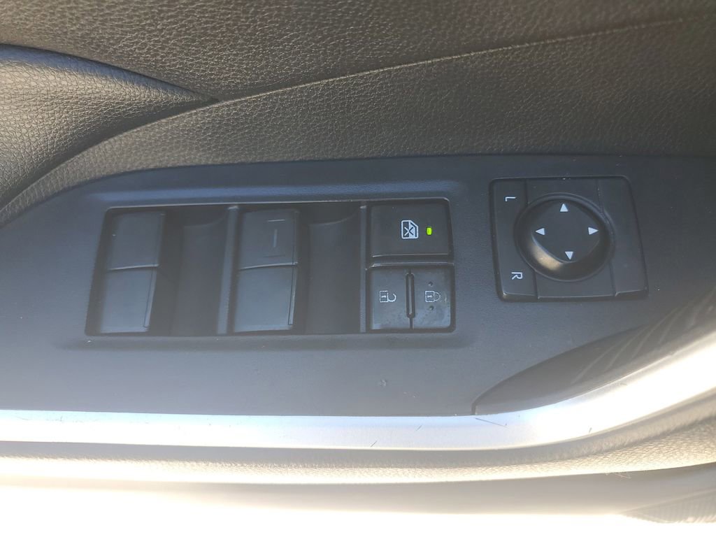 Used 2021 Toyota RAV4 XLE image 23