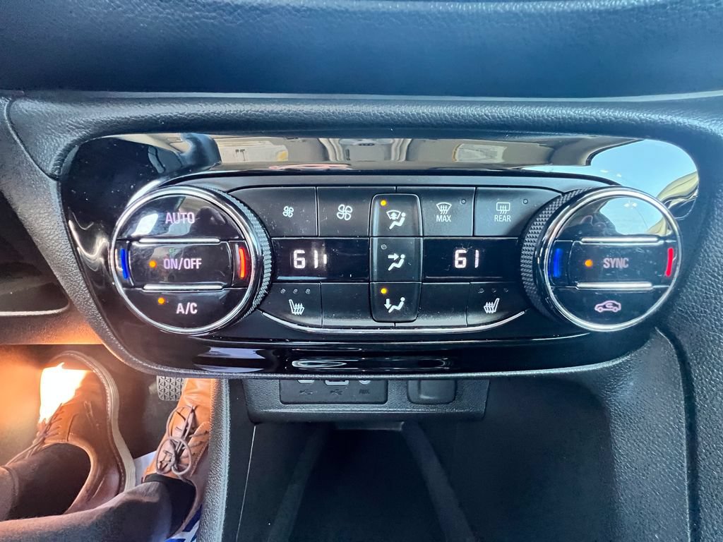 Used 2022 Buick Encore GX Essence w/ Sport Touring Package AWD/4WD image 29