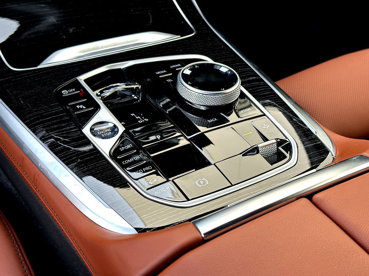 New 2026 BMW X7 M60i image 13