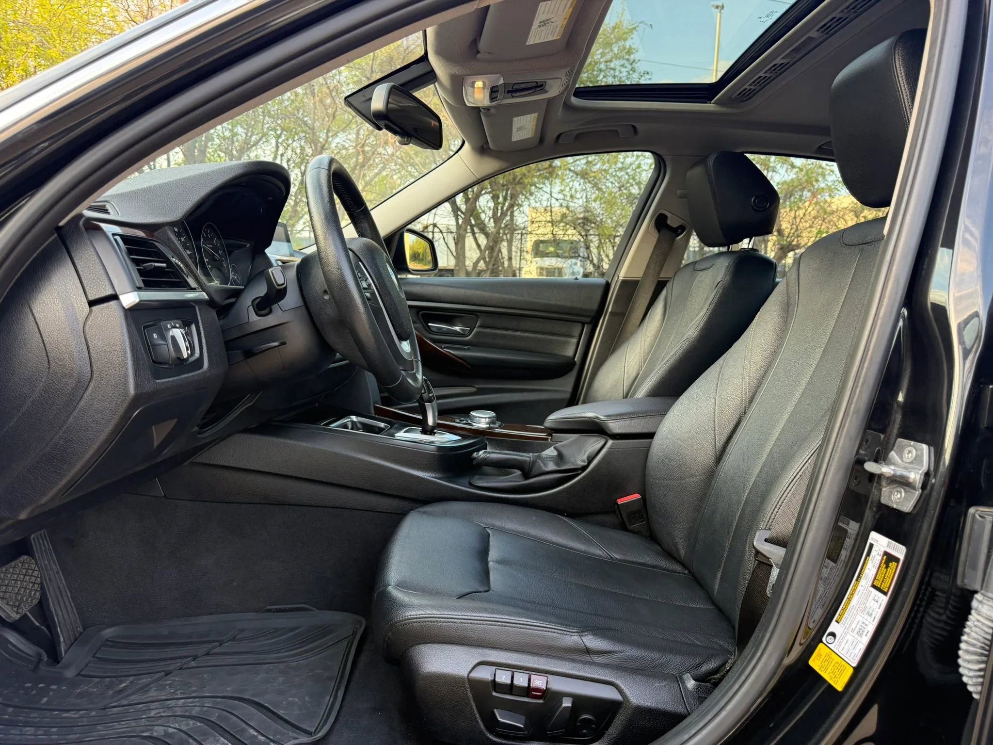 Used 2015 BMW 328i Sedan RWD image 9
