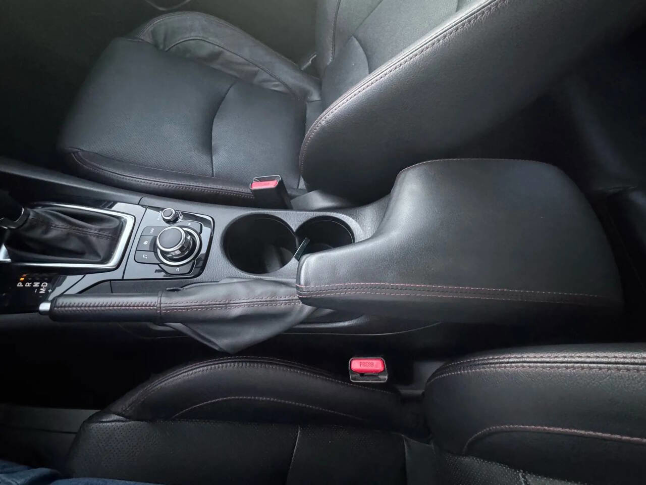 Used 2014 MAZDA MAZDA3 s Grand Touring image 27