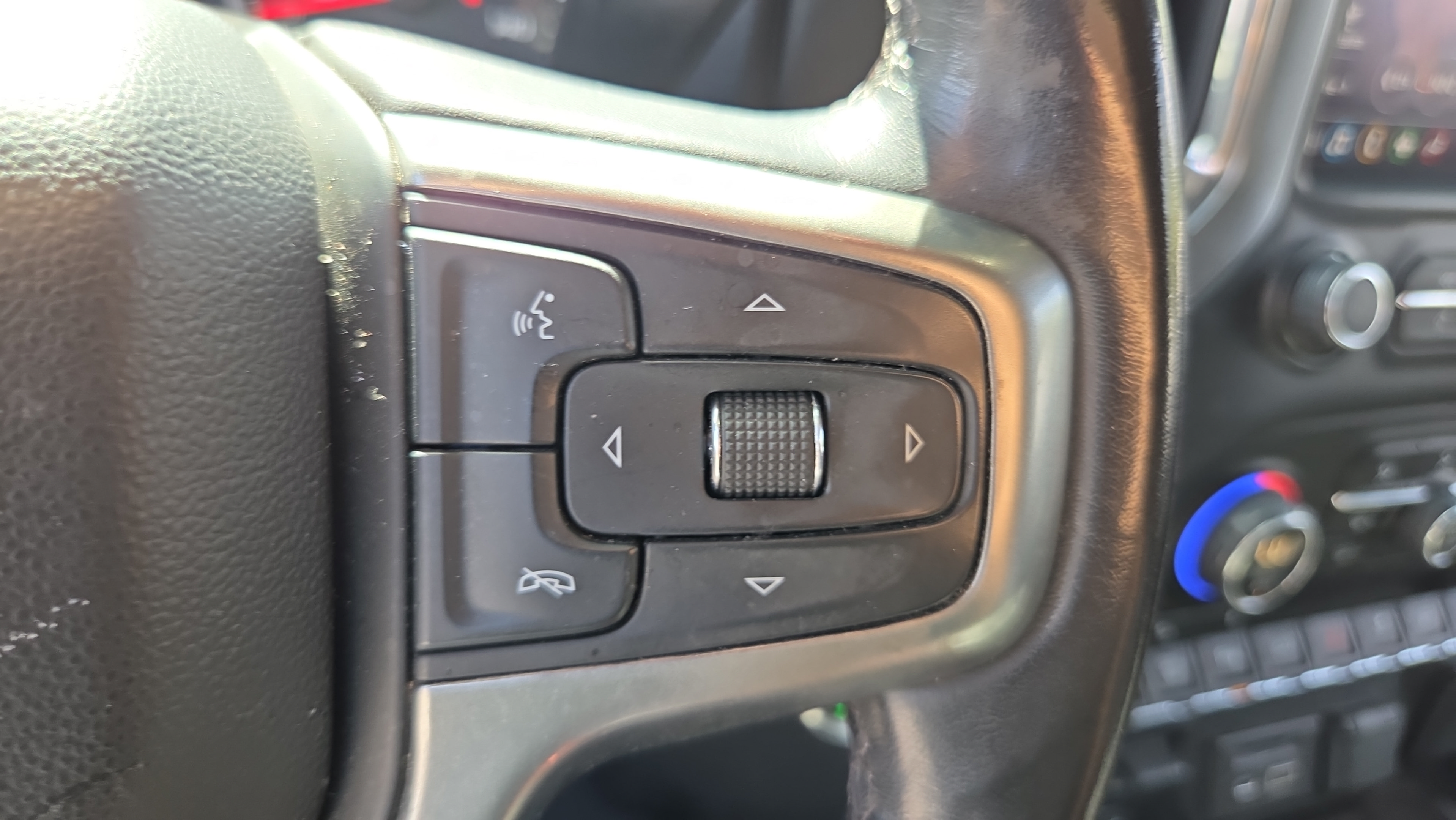 Certified 2022 Chevrolet Silverado 2500 LTZ w/ Safety Package AWD/4WD image 24