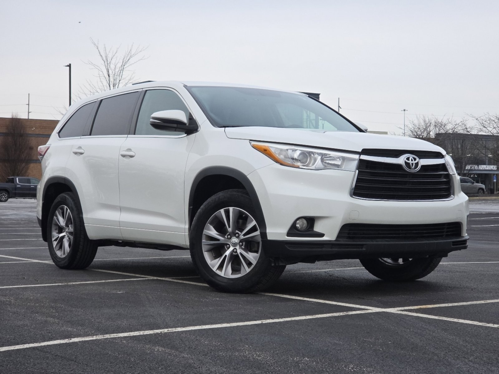 Used 2015 Toyota Highlander Plus video 2