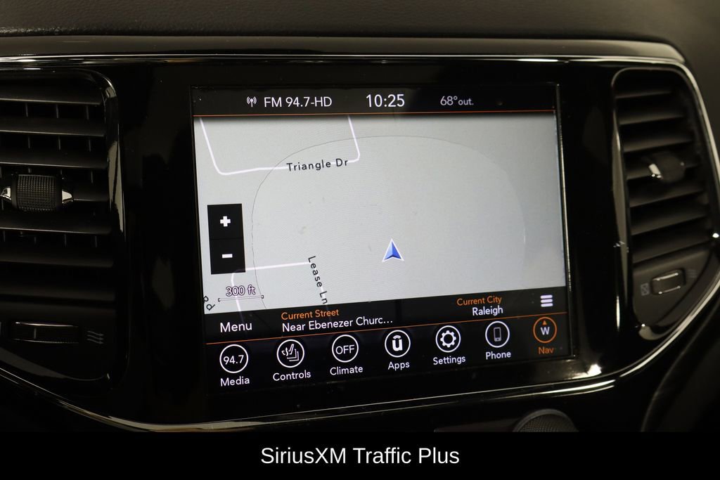 Used 2020 Jeep Grand Cherokee Altitude AWD/4WD image 37