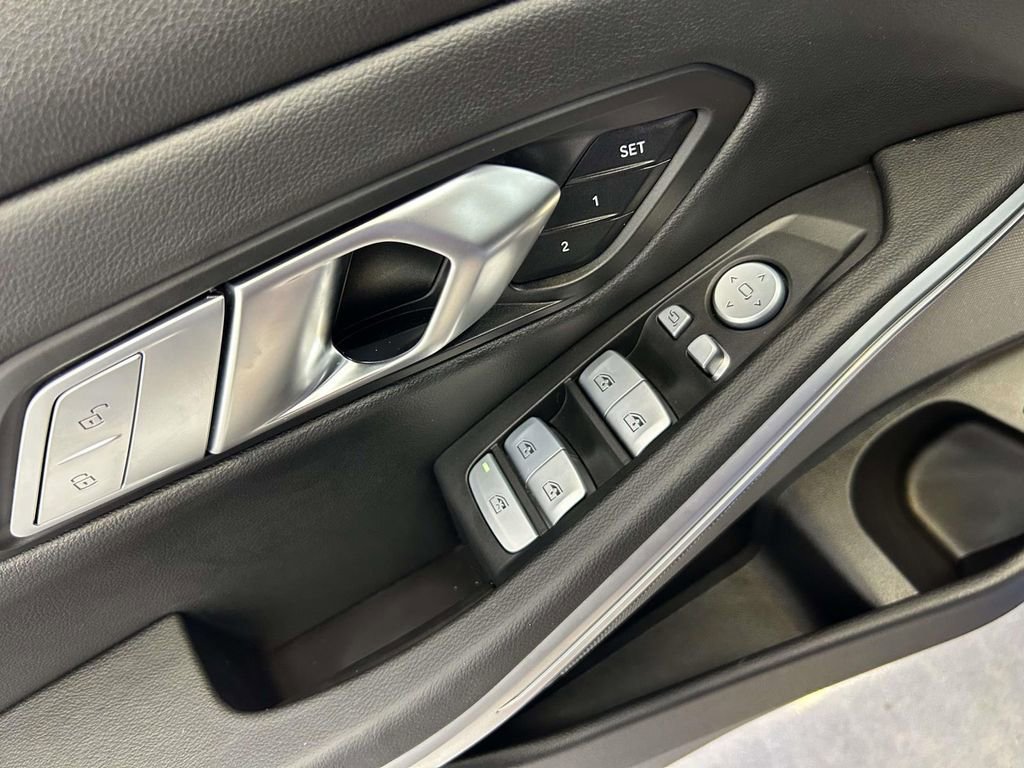 Used 2025 BMW M340i RWD image 18