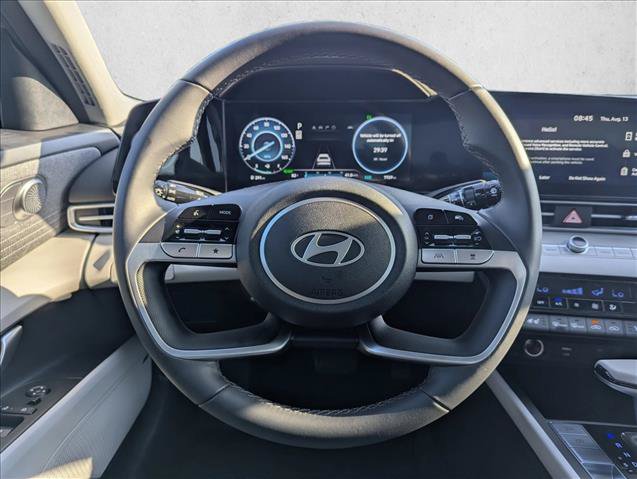 Certified 2025 Hyundai Elantra Limited FWD image 15