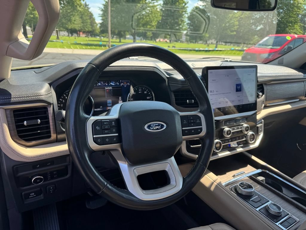 Used 2024 Ford Expedition Limited AWD/4WD image 8