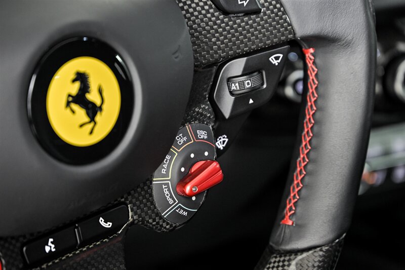 Used 2020 Ferrari 812 Superfast RWD image 34