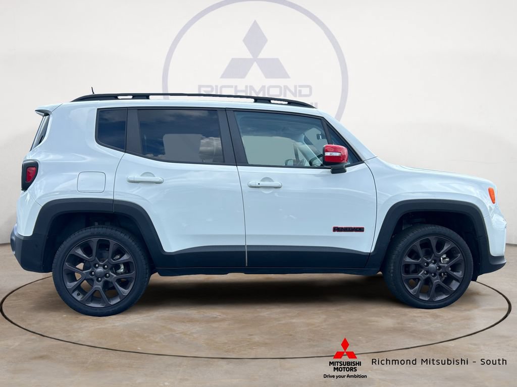 Used 2023 Jeep Renegade Latitude AWD/4WD image 2