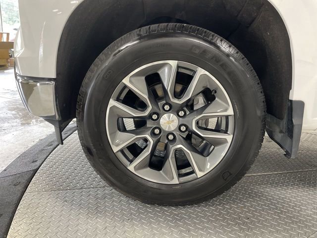 Used 2022 Chevrolet Silverado 1500 LT image 10