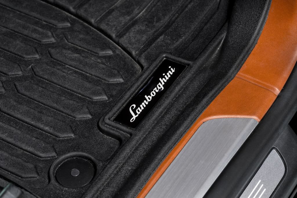 Used 2022 Lamborghini Urus AWD/4WD image 43