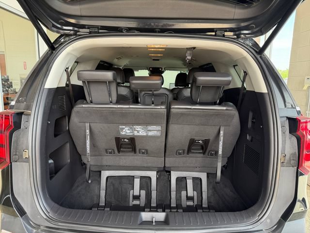 Certified 2025 Kia Carnival EX FWD image 14
