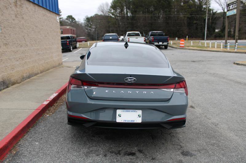 Used 2021 Hyundai Elantra SEL image 4