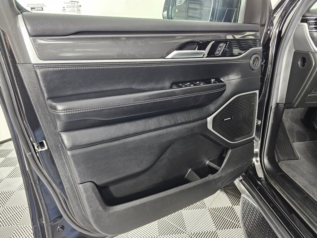 Used 2022 Jeep Wagoneer Series I AWD/4WD image 18