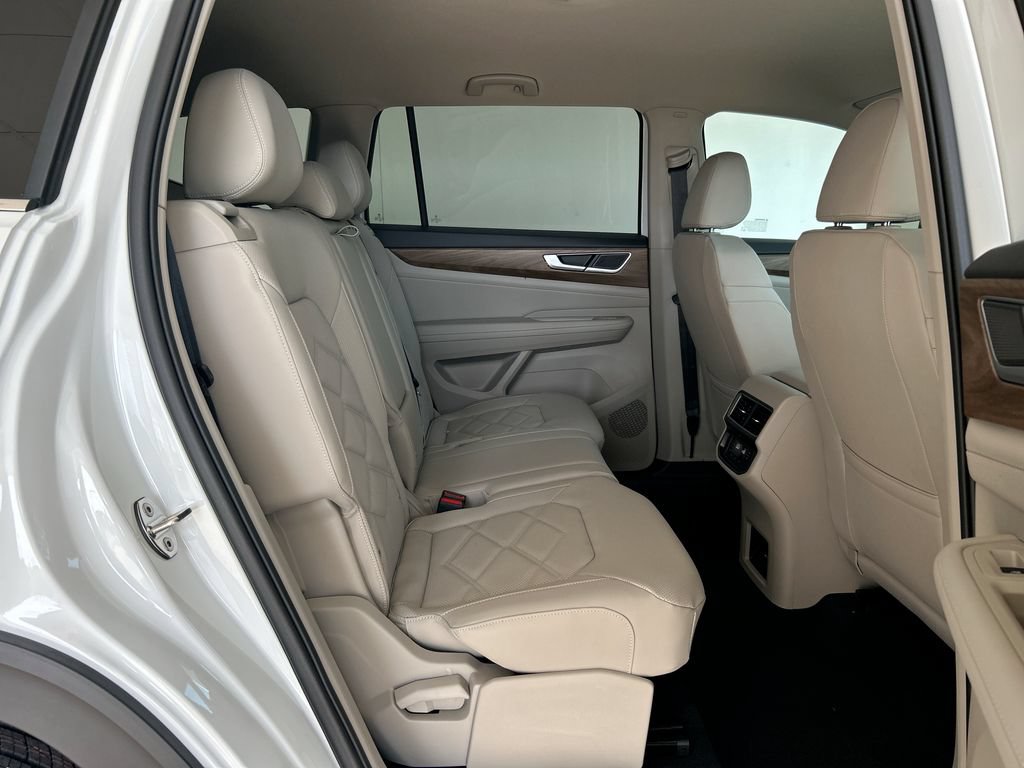 New 2026 Volkswagen Atlas SE FWD image 32