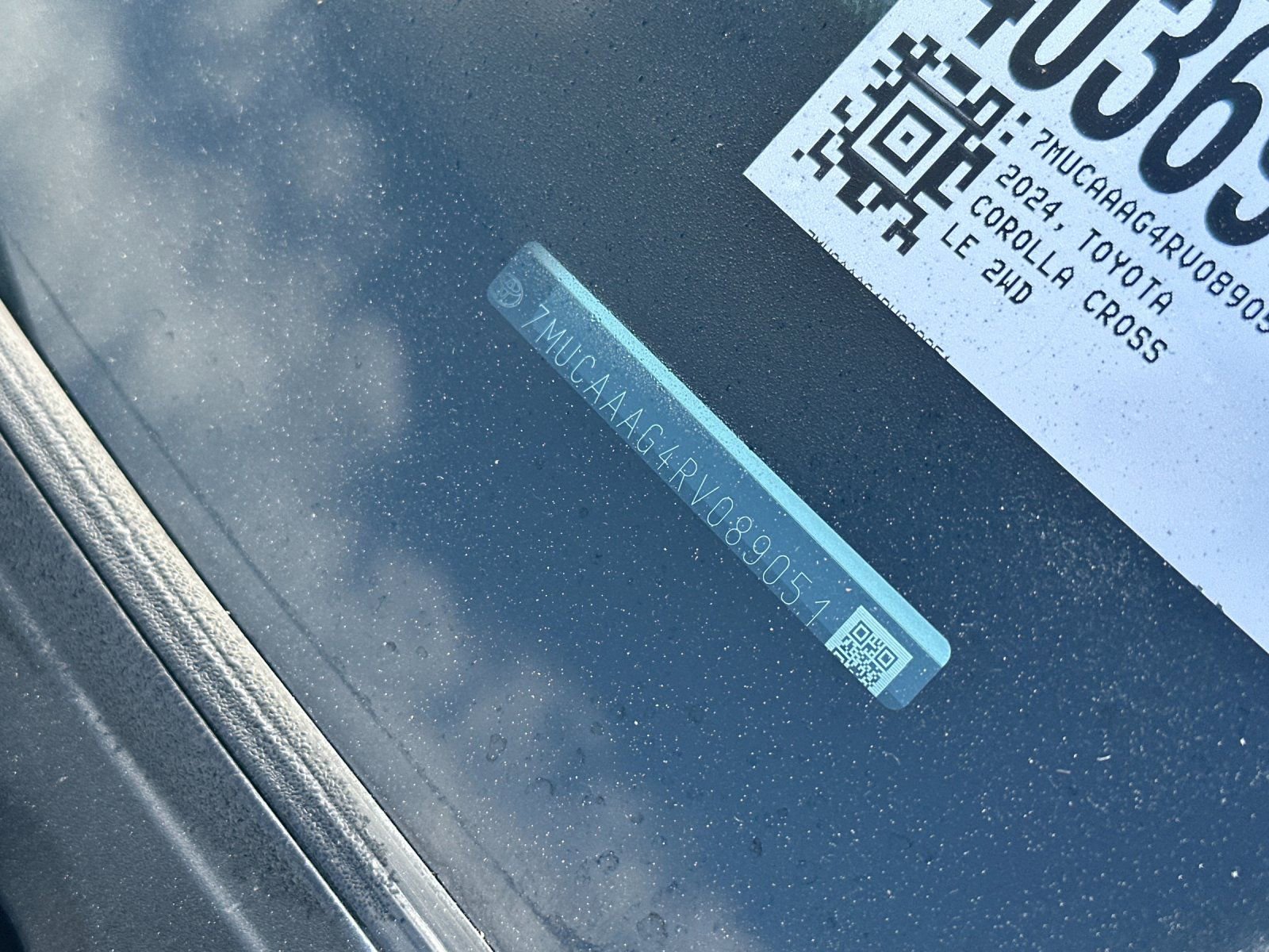 Used 2024 Toyota Corolla Cross LE FWD image 3