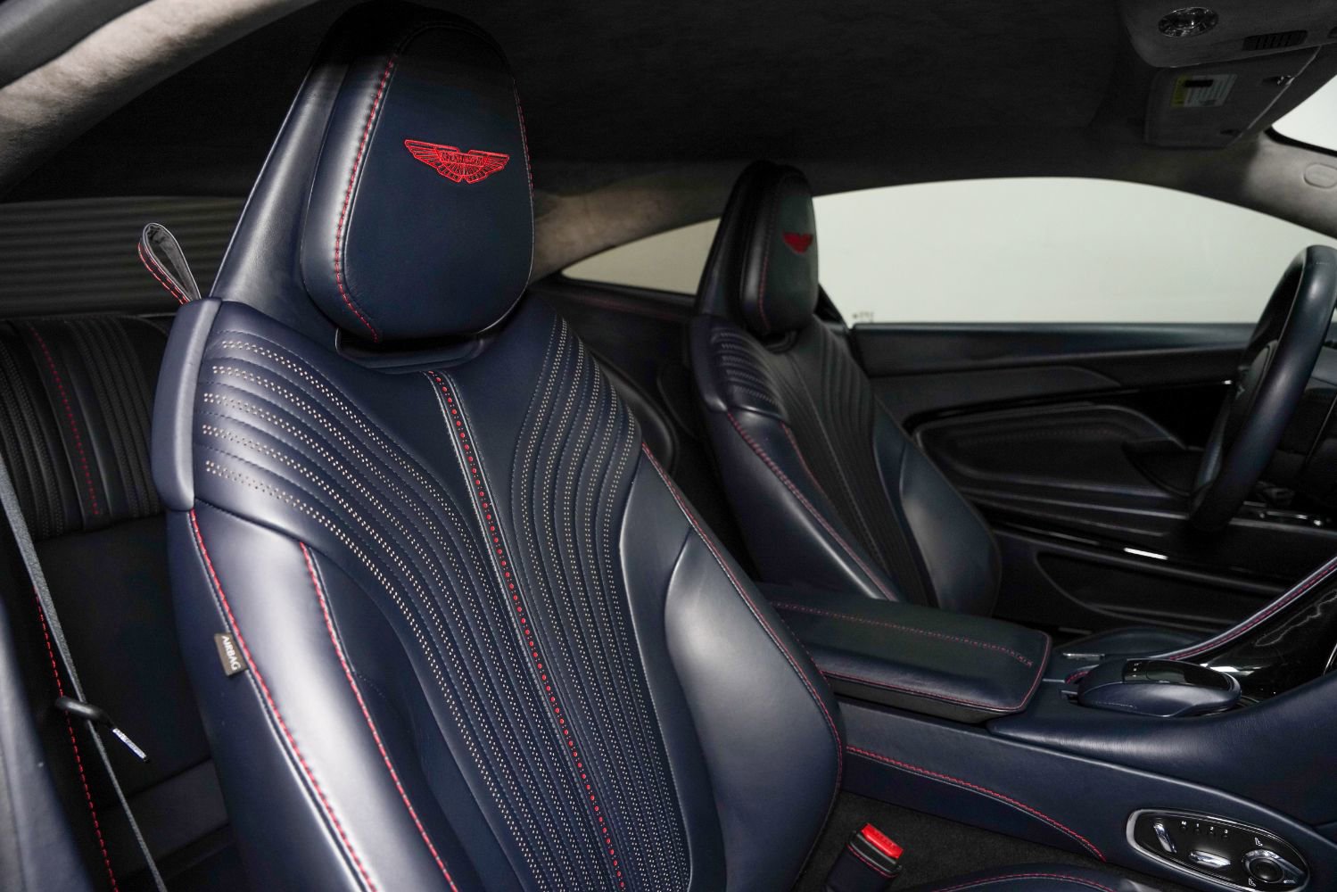 Used 2018 Aston Martin DB11 V12 image 25