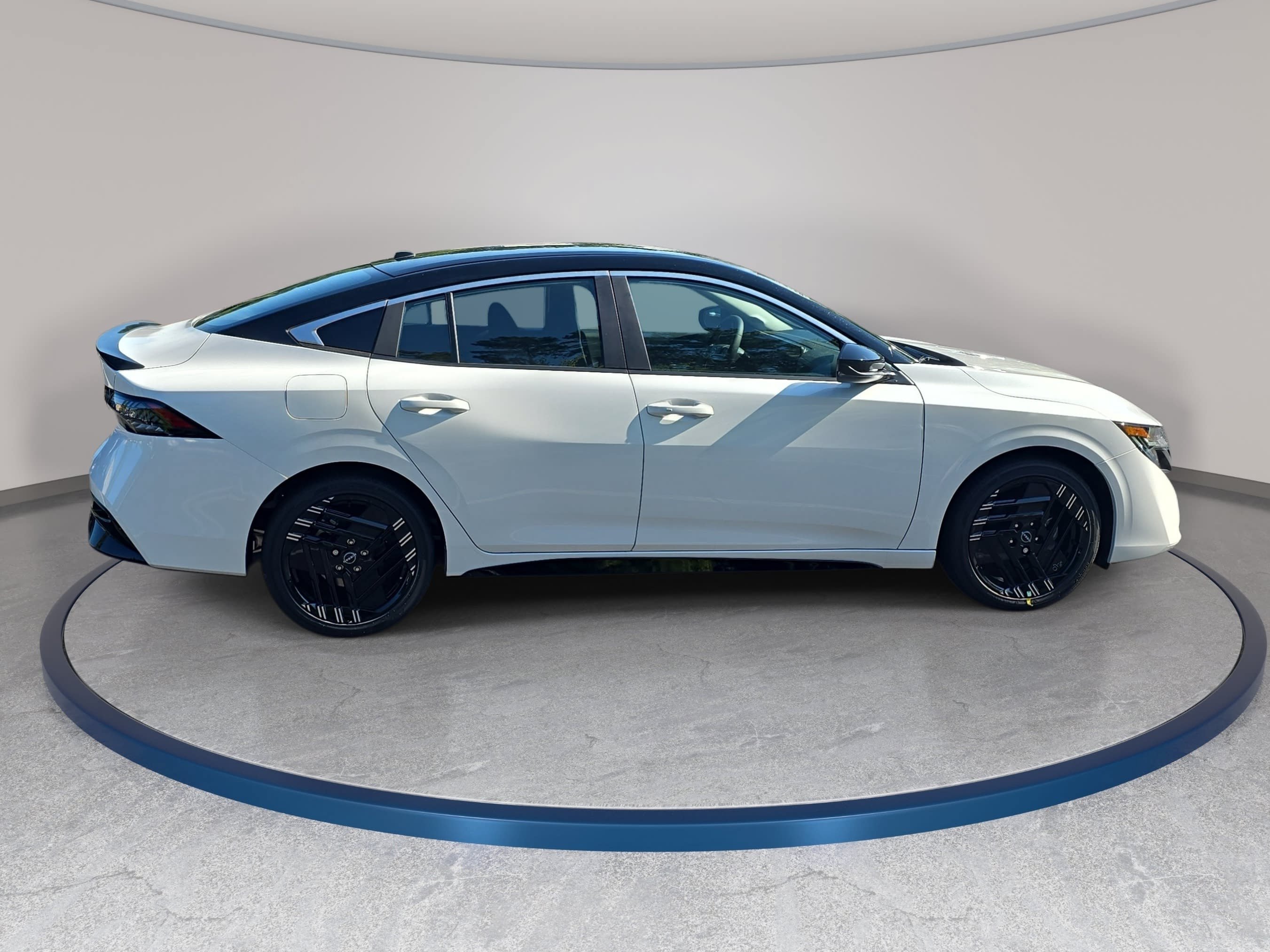 New 2027 Nissan Sentra SR w/ Floor Mat Package FWD image 4