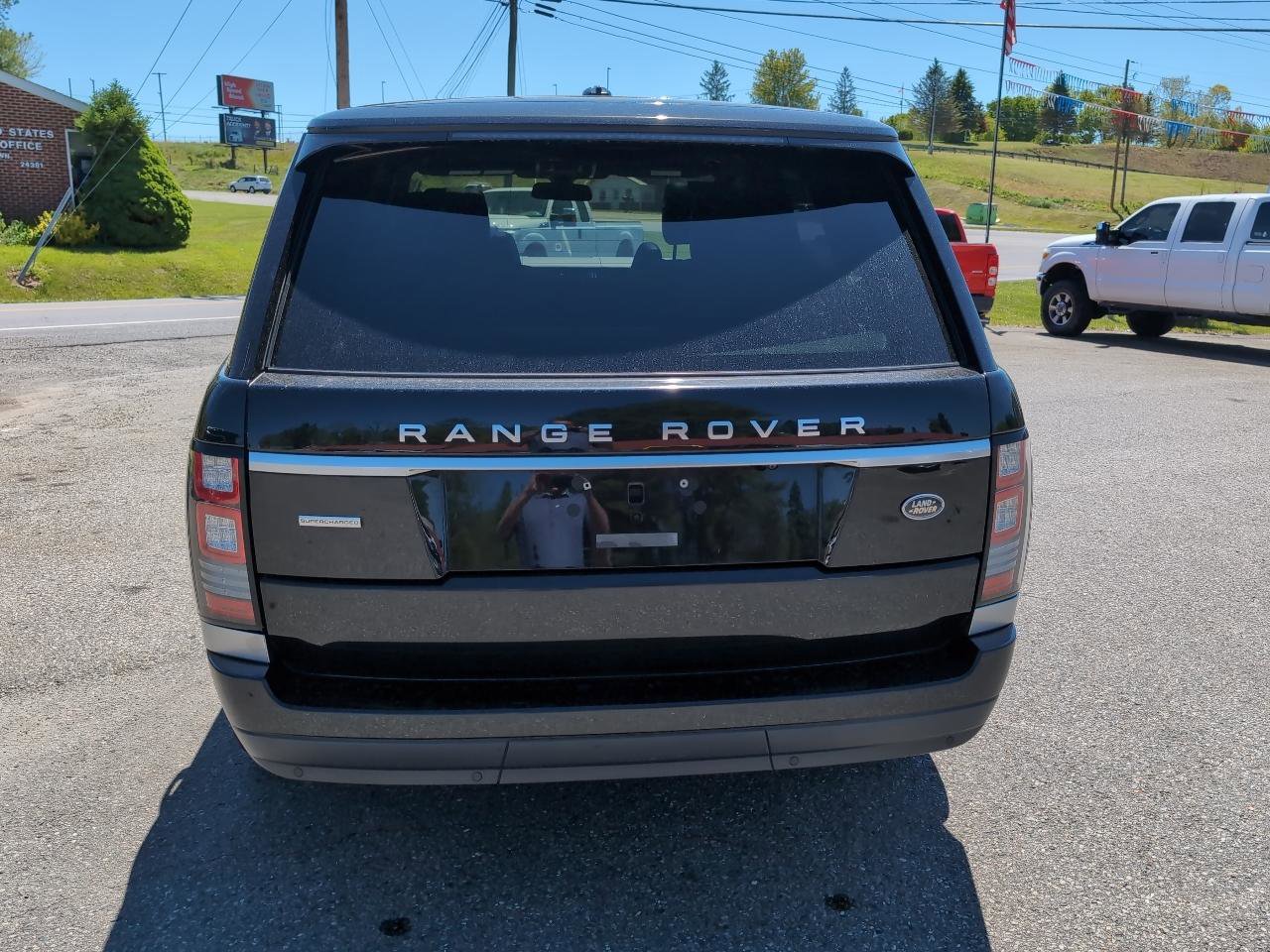 Used 2014 Land Rover Range Rover Supercharged AWD/4WD image 3