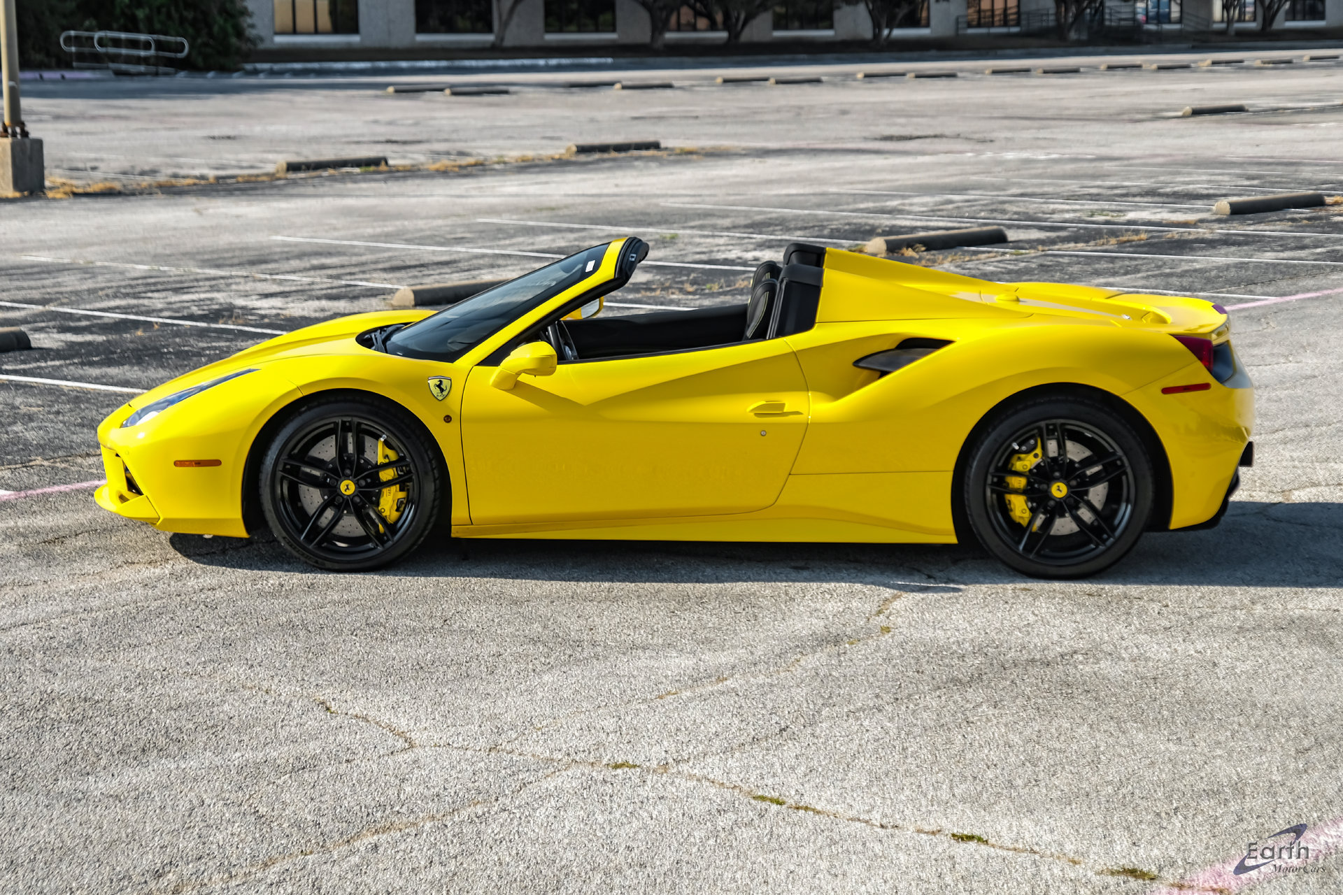 Used 2018 Ferrari 488 Spider RWD image 10