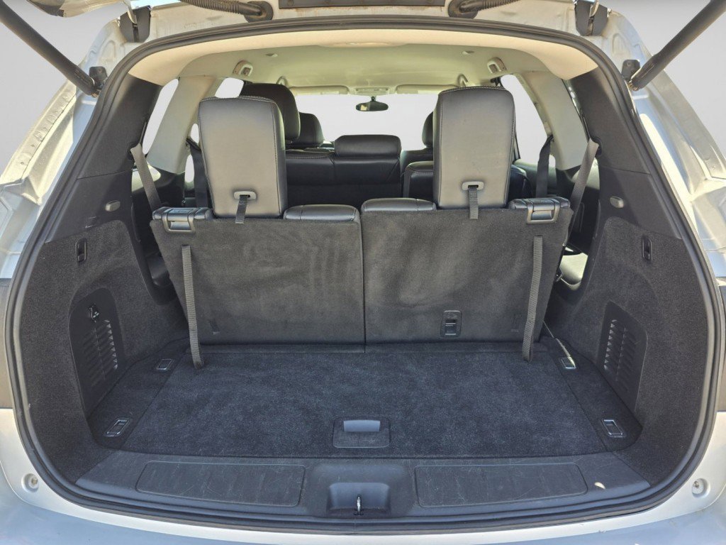 Used 2020 Nissan Pathfinder SL AWD/4WD image 25