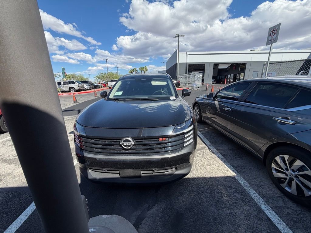 Used 2025 Nissan Kicks SR w/ Illumination Package image 2