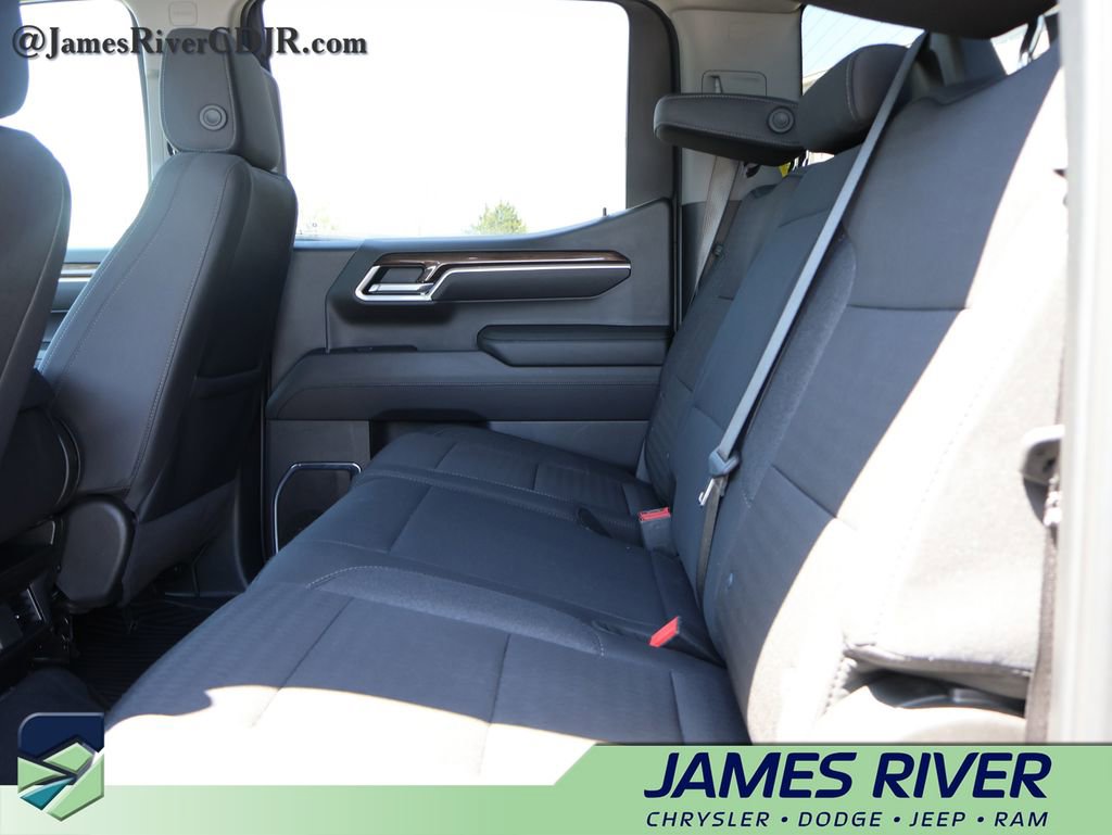 Used 2025 Chevrolet Silverado 1500 LT image 17