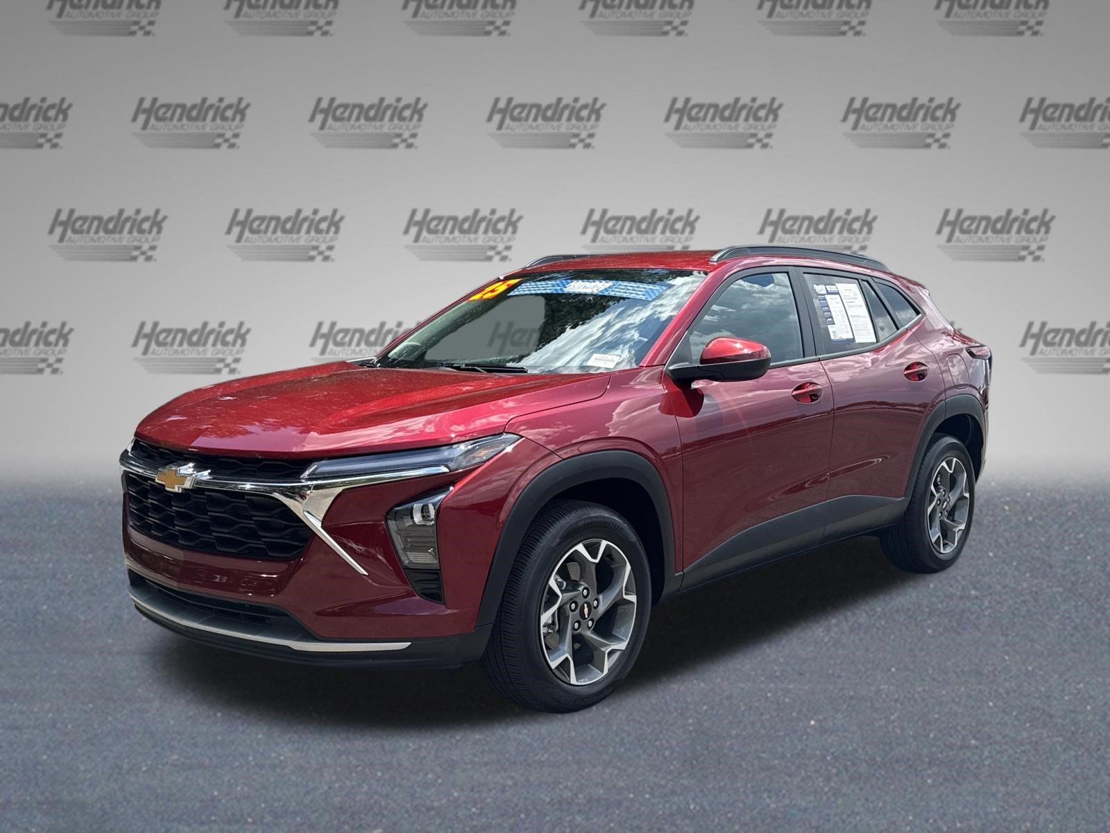 Used 2025 Chevrolet Trax LT FWD image 11