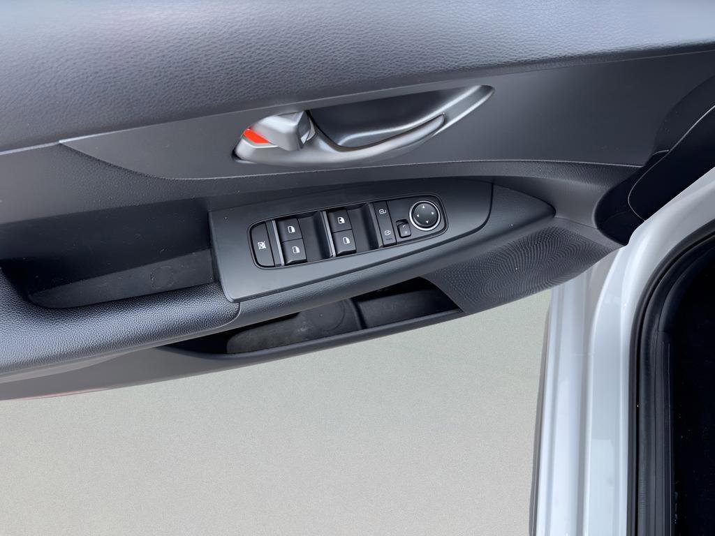 Used 2020 Kia Forte LXS image 13