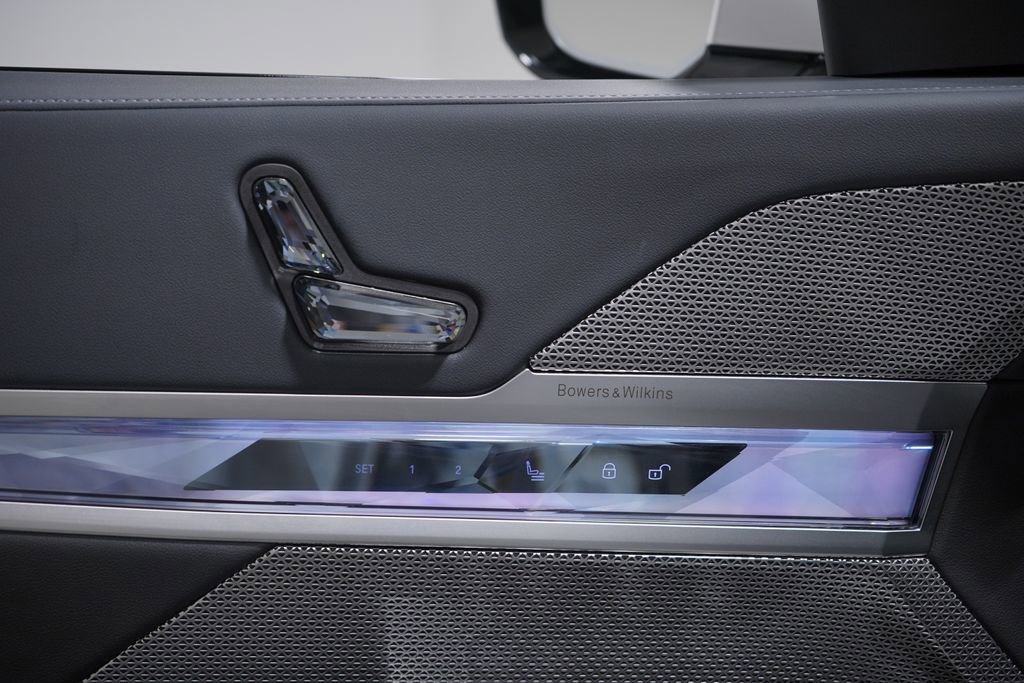 Used 2025 BMW i7 eDrive50 w/ M Sport Package image 18