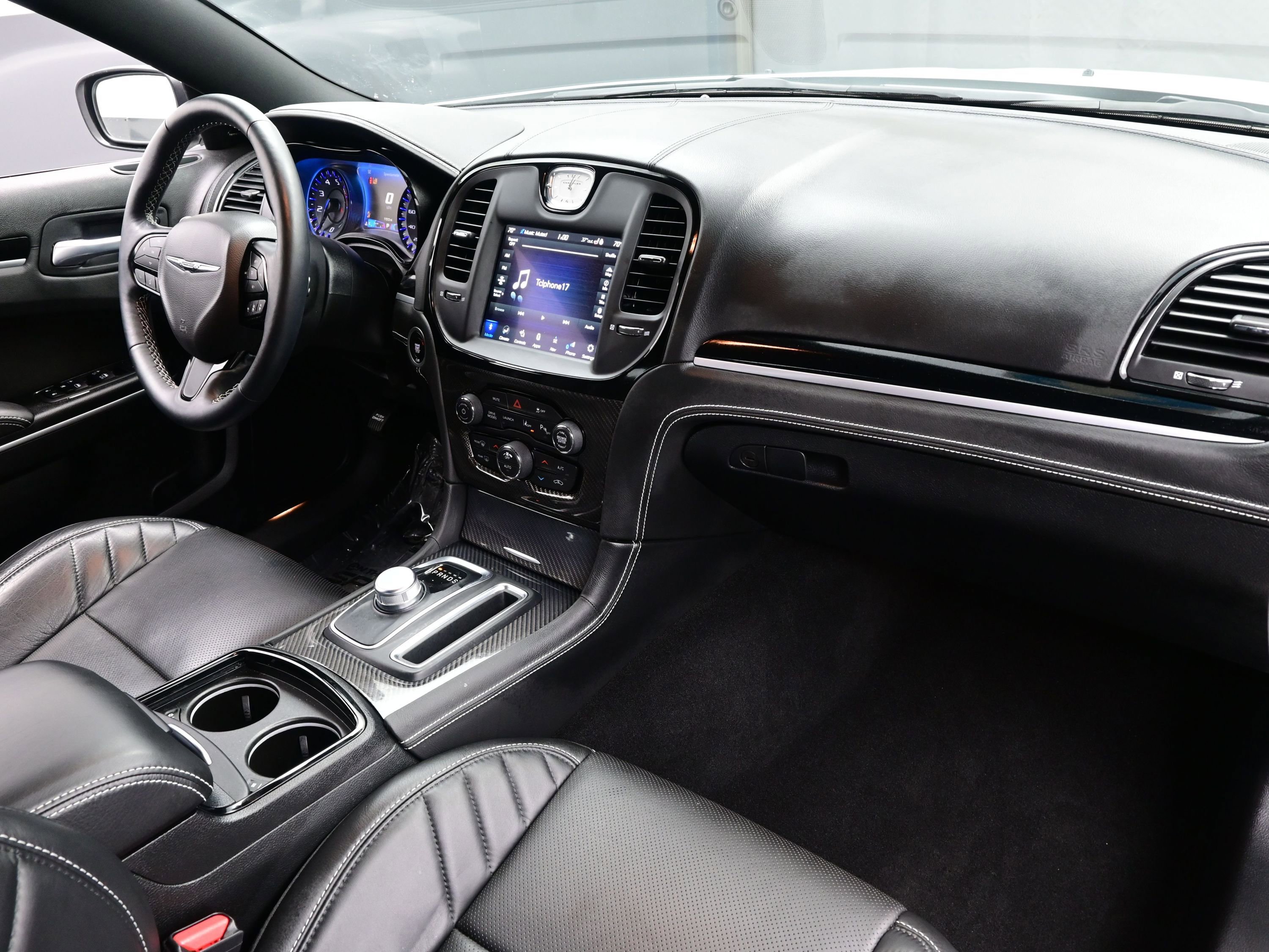 Used 2023 Chrysler 300 C image 15