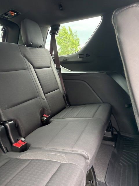 Used 2022 GMC Yukon SLE w/ Gmc Pro Safety Plus Package AWD/4WD image 21