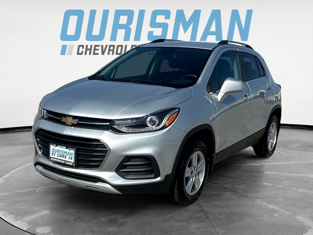 Used 2020 Chevrolet Trax LT w/ LT Convenience Package image 2