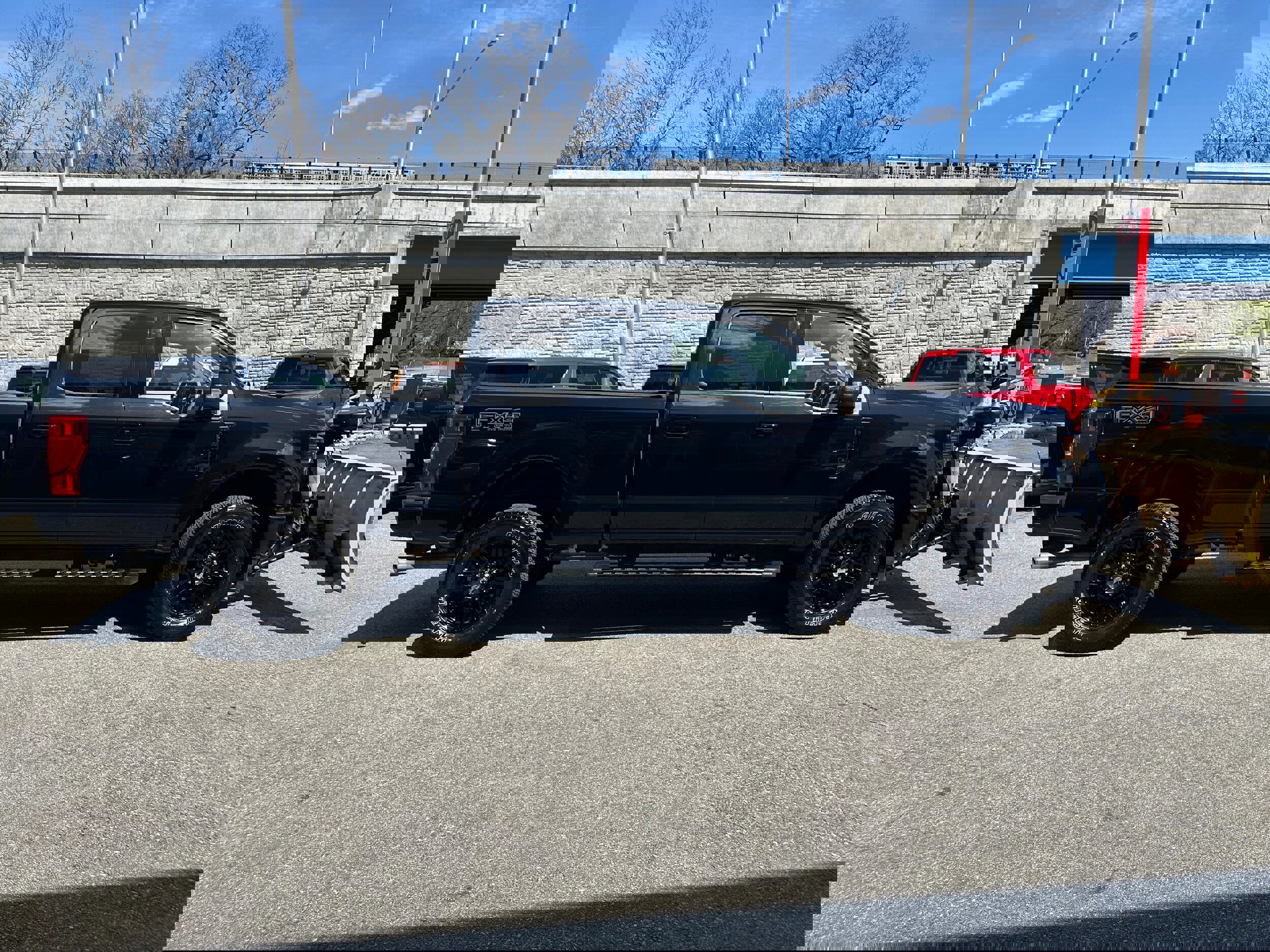 Used 2020 Ford F350 Lariat AWD/4WD image 10