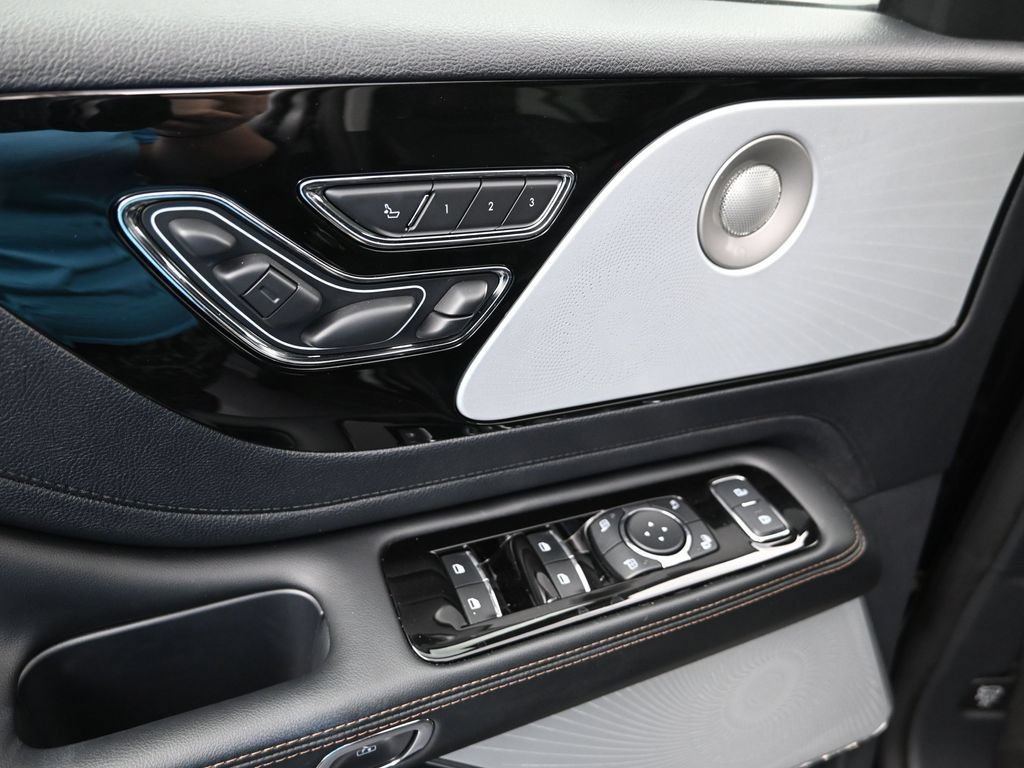 New 2025 Lincoln Aviator Reserve w/ Equipment Group 201A AWD/4WD image 12
