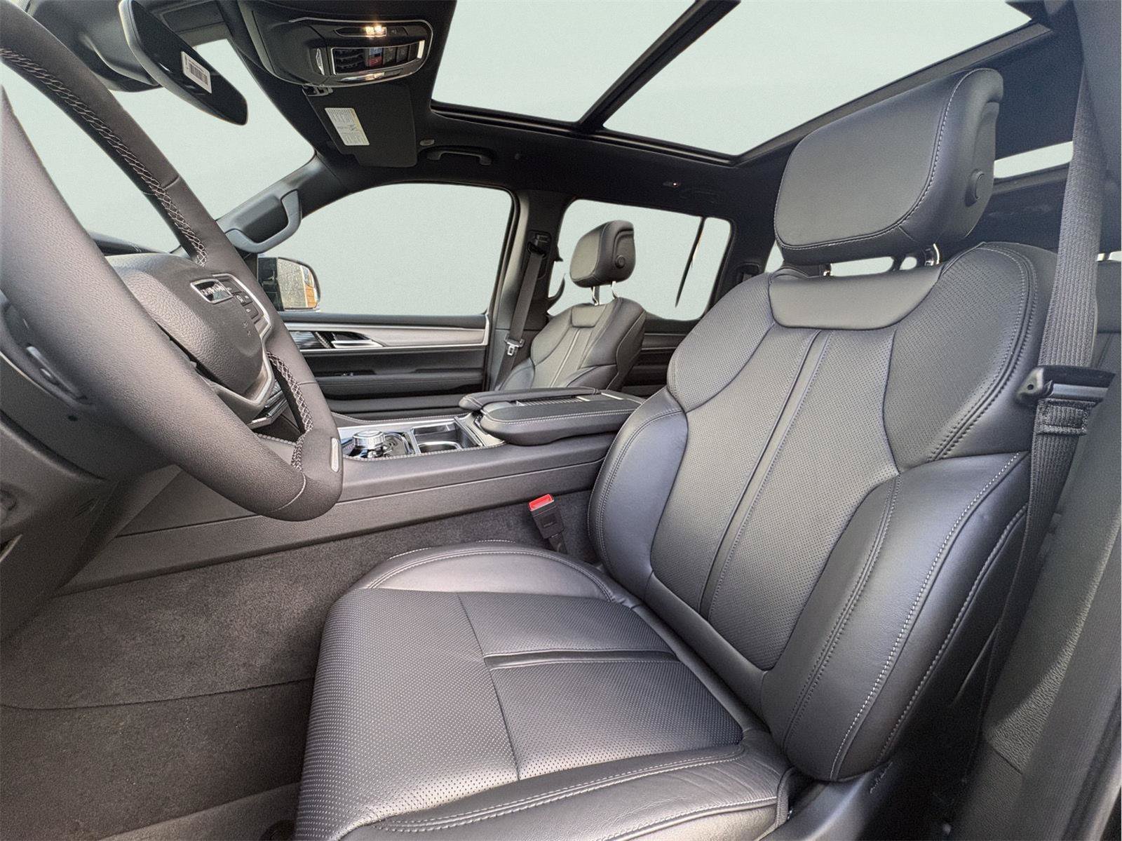 New 2026 Jeep Grand Wagoneer L Limited AWD/4WD image 15
